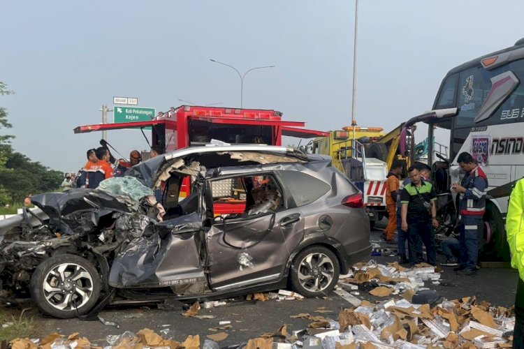 Honda BR-V lawan Arah